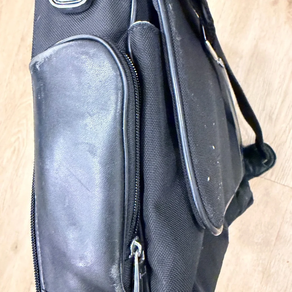 Tumi Vintage Messenger Bag Black Ballistic Nylon Leather Trim Silver Hardware